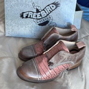 Freebird Size 6 Blush Croco Mabel